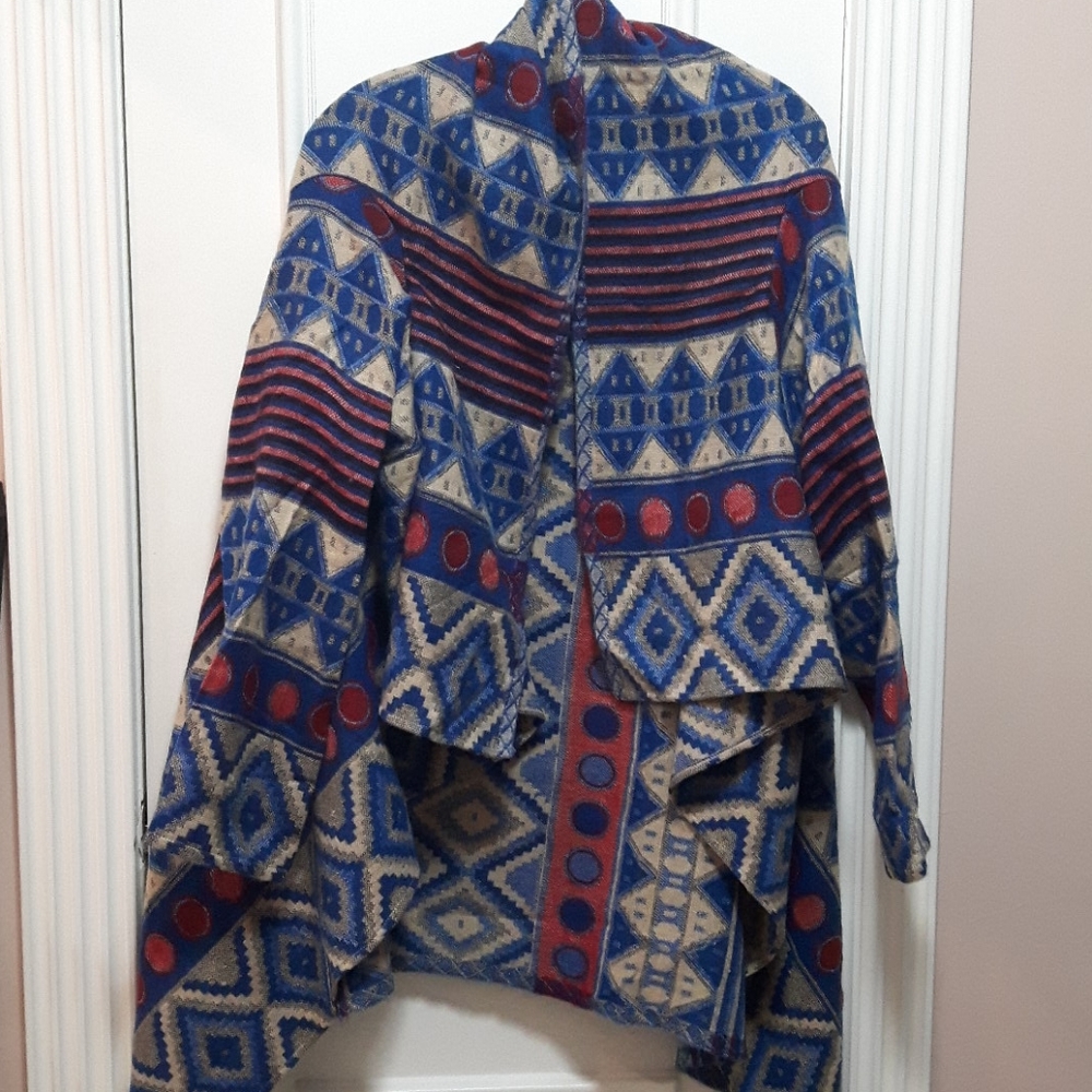 🛍️ NWOT Patterned wrap sweater - Picture 1 of 3